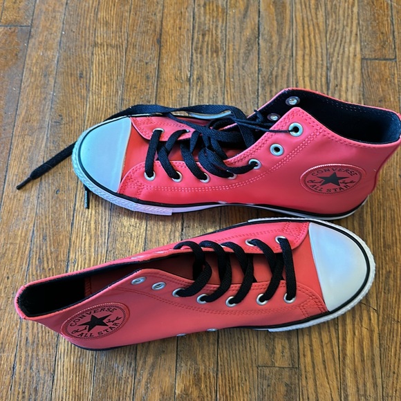 Converse High-tops Brand New - Picture 4 of 5